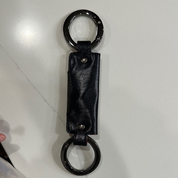 Black Handbag handcuff anti theft device purse holder secure bag to cart, car - Picture 7 of 7